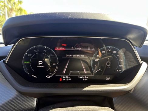 Used 2022 Audi e-tron GT Prestige AWD/4WD image 12
