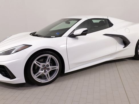 Used 2024 Chevrolet Corvette Stingray Preferred Conv w/ 2LT image 3