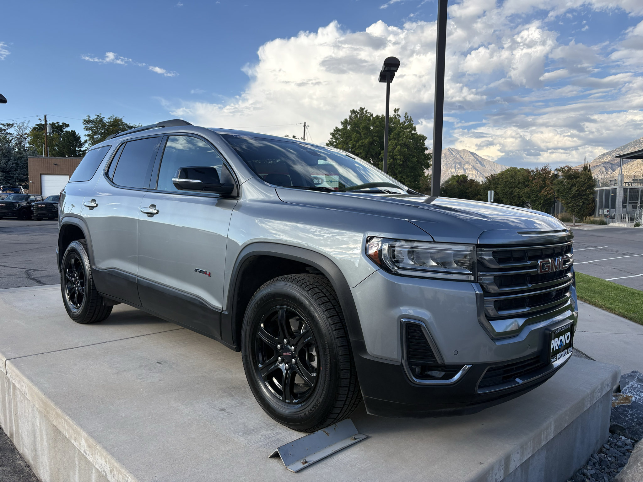 Used 2023 GMC Acadia AT4 w/ Technology Package AWD/4WD image 1