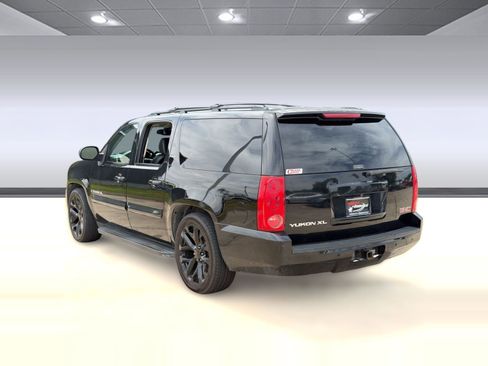 Used 2008 GMC Yukon XL SLT RWD image 3