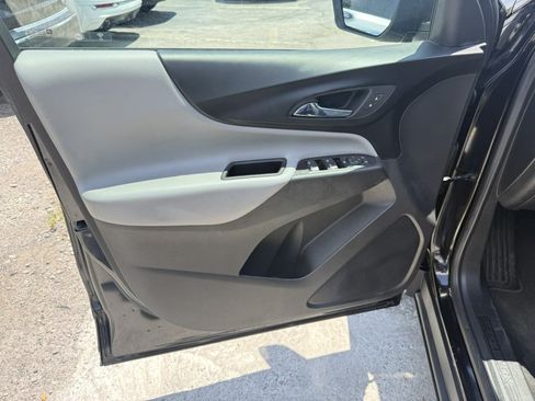 Used 2020 Chevrolet Equinox LS w/ LS Convenience Package FWD image 9