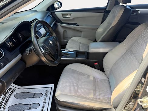 Used 2015 Toyota Camry SE FWD image 5