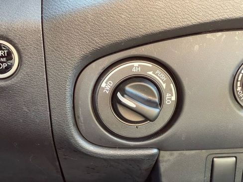 Used 2023 Nissan Frontier SV w/ Midnight Edition Package image 21