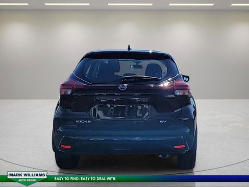 Used 2023 Nissan Kicks SV image 5