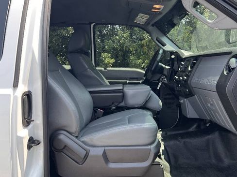 Used 2014 Ford F250 XL w/ Power Equipment Group RWD image 17