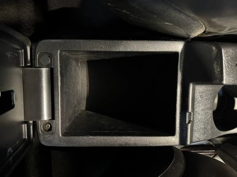 Used 2005 Hyundai Tiburon GT FWD image 20