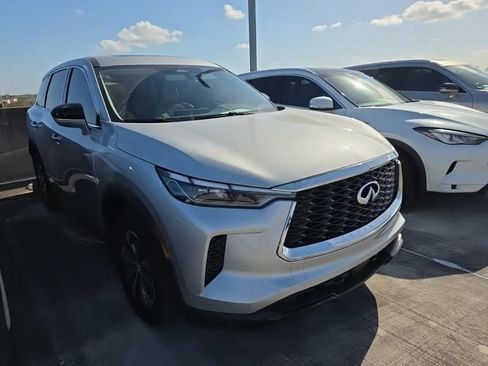 Used 2023 INFINITI QX60 Pure image 2