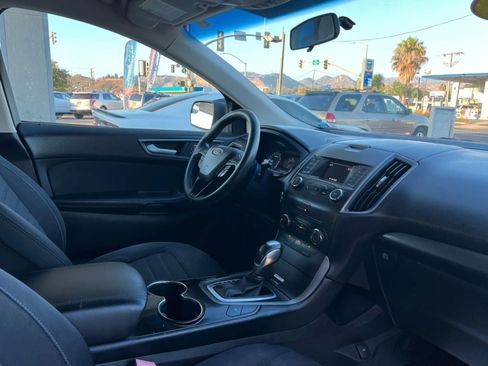 Used 2017 Ford Edge SE FWD image 20
