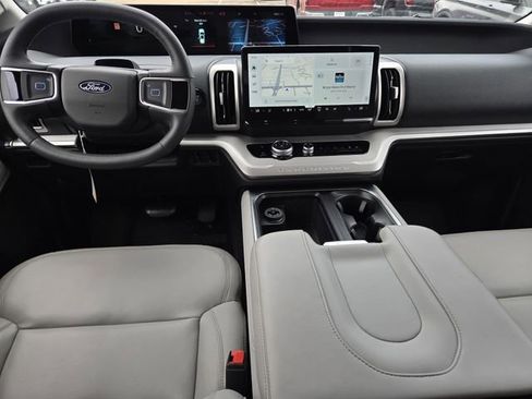 New 2026 Ford Expedition Active RWD image 5