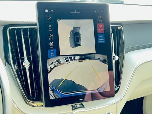 New 2026 Volvo XC60 B5 Ultra w/ Protection Package Premier image 19