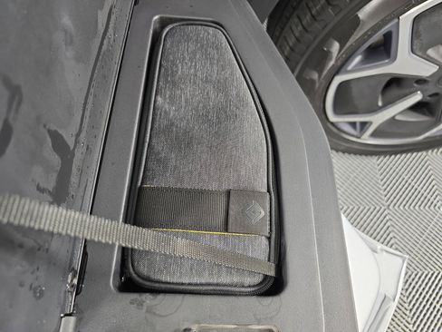 Used 2024 Rivian R1T Adventure image 32