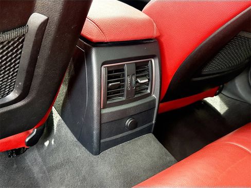 Used 2018 BMW 330e image 28