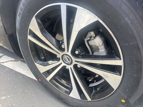 Certified 2021 Nissan Sentra SV FWD image 7