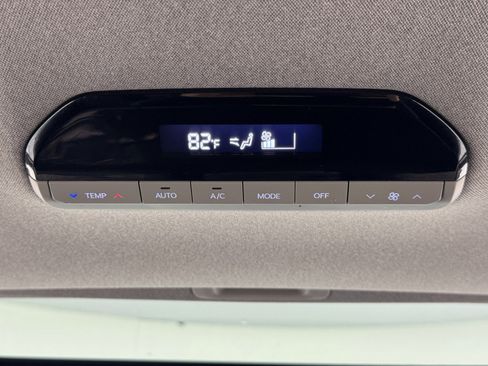 Used 2024 Kia EV9 Wind image 37