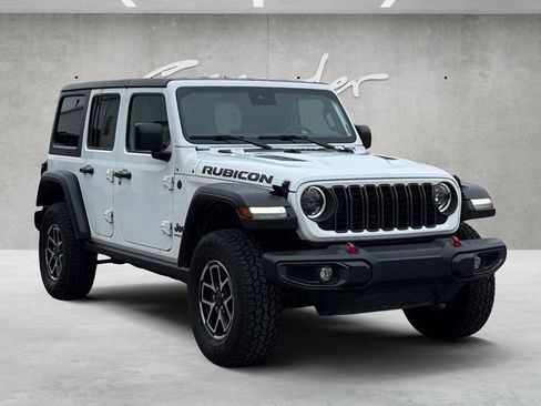 Used 2024 Jeep Wrangler Unlimited Rubicon image 2