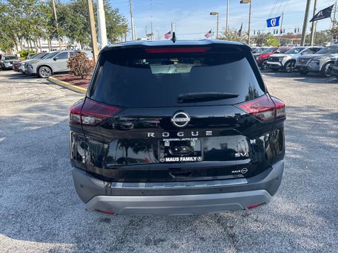 Certified 2022 Nissan Rogue SV image 6