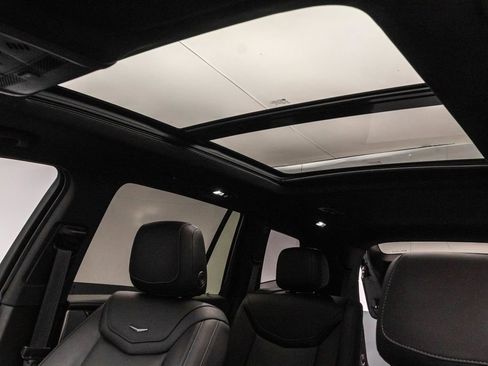 Used 2023 Cadillac XT6 Sport w/ Technology Package image 23