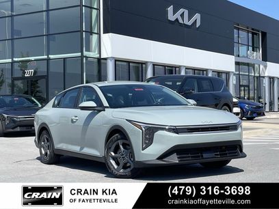 New 2025 Kia K4 LXS