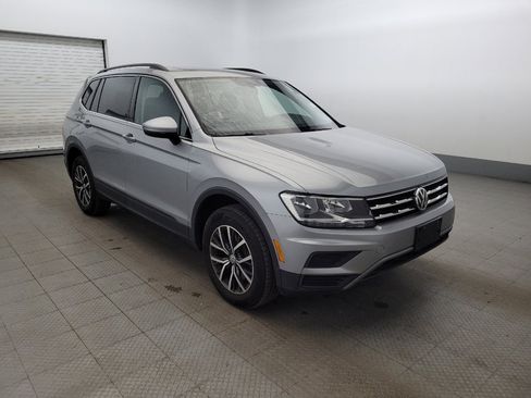 Used 2019 Volkswagen Tiguan SE w/ Panoramic Sunroof Package image 13