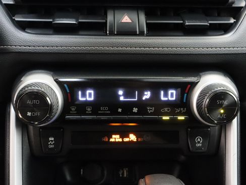 Certified 2025 Toyota RAV4 XLE FWD image 20