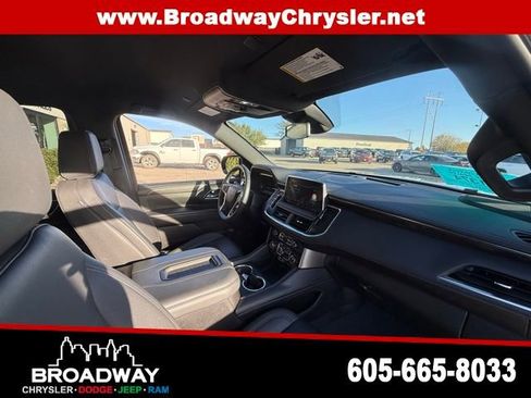 Used 2024 Chevrolet Tahoe Z71 w/ Luxury Package image 9
