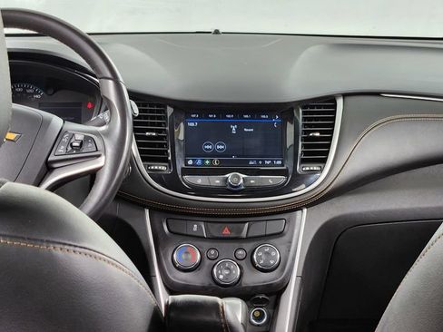 Used 2018 Chevrolet Trax LT w/ LT Convenience Package AWD/4WD image 16