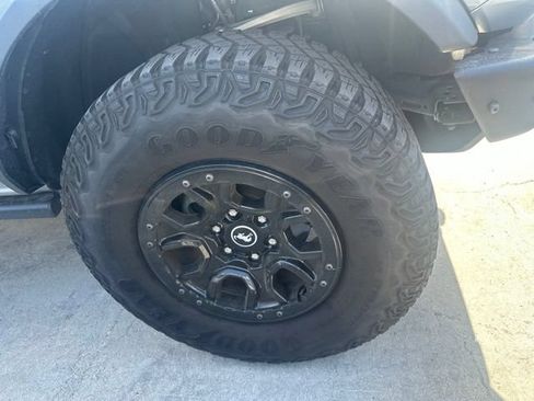 Used 2023 Ford Bronco Wildtrak AWD/4WD image 3