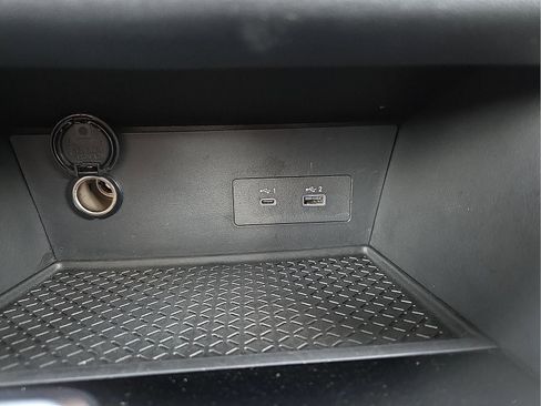 Used 2025 Nissan Pathfinder SV image 21