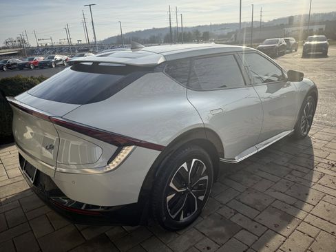 Used 2022 Kia EV6 Wind image 9