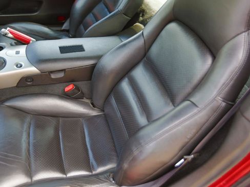 Used 2005 Chevrolet Corvette Coupe w/ Preferred Equipment Group RWD image 11