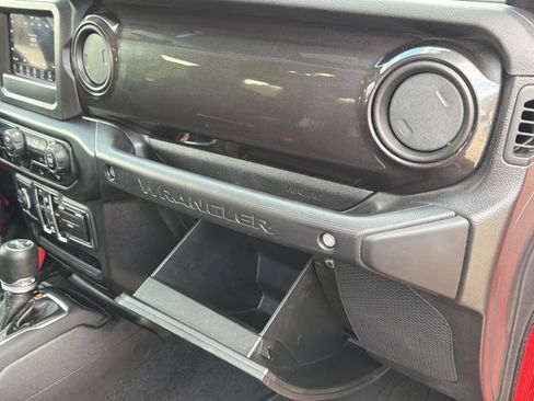 Used 2020 Jeep Wrangler Unlimited Sport image 30