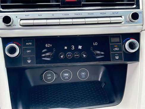 Used 2025 Genesis G70 2.5T RWD image 16
