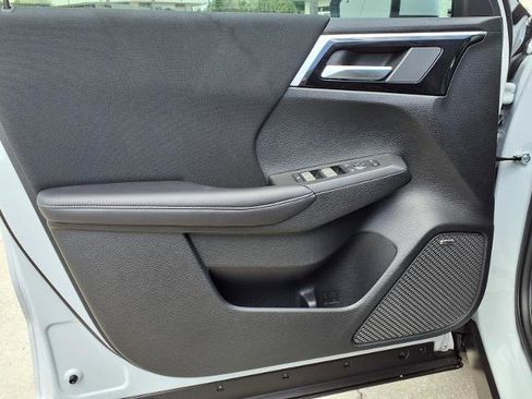New 2026 Mitsubishi Outlander ES FWD image 14