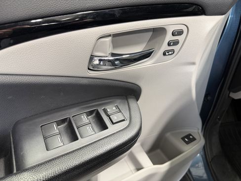 Used 2018 Honda Pilot Touring image 11
