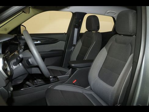 Used 2025 Chevrolet TrailBlazer LT FWD image 21