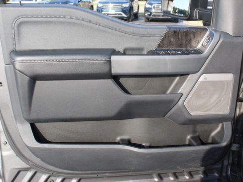 Used 2023 Ford F250 Lariat w/ Lariat Ultimate Package AWD/4WD image 13