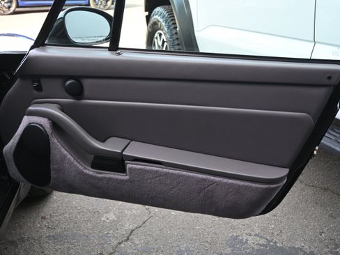 Used 1997 Porsche 911 Carrera 4 image 29