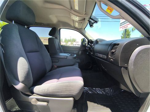 Used 2009 Chevrolet Silverado 2500 LT AWD/4WD image 13