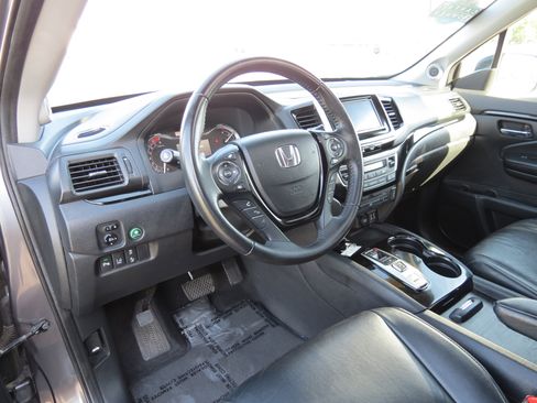 Used 2016 Honda Pilot Touring image 30