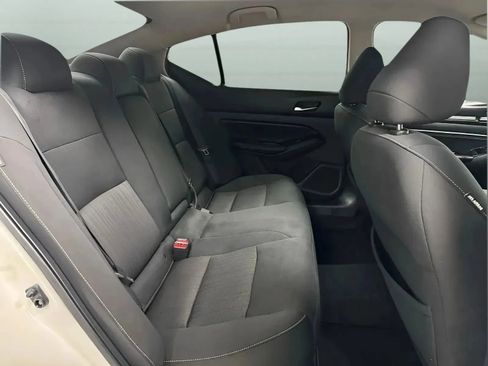 Used 2021 Nissan Altima 2.5 SV AWD/4WD image 13