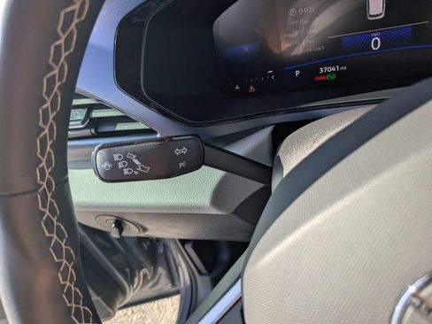 Certified 2023 Volkswagen Taos SE w/ Panoramic Sunroof Package FWD image 29