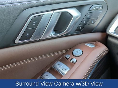 Used 2023 BMW X7 xDrive40i w/ Premium Package AWD/4WD image 11