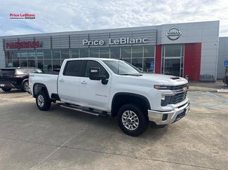 Used 2025 Chevrolet Silverado 2500 LT w/ Safety Package AWD/4WD video 1