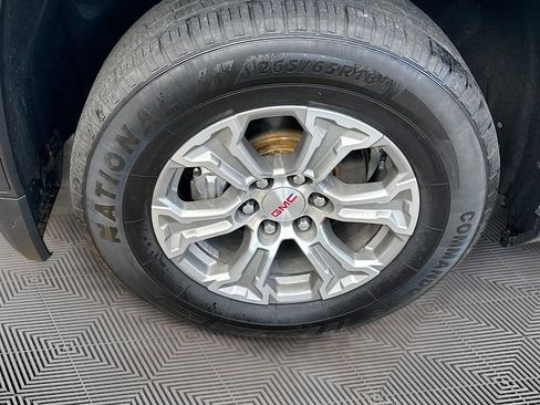 Used 2024 GMC Sierra 1500 SLT image 32