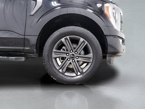 Used 2023 Ford F150 Lariat w/ Equipment Group 502A High image 7