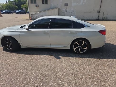 Used 2019 Honda Accord Sport image 8