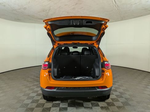 New 2026 Jeep Compass Latitude image 9