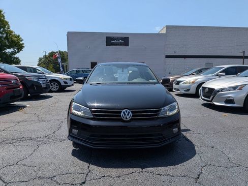 Used 2016 Volkswagen Jetta Sport w/ Lighting Package FWD image 4