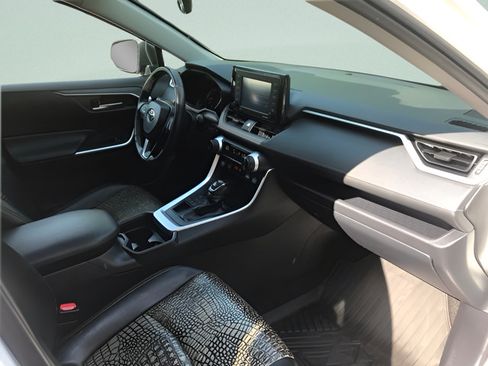 Used 2020 Toyota RAV4 XLE w/ Convenience Package AWD/4WD image 13