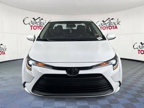 Used 2024 Toyota Corolla LE image 2
